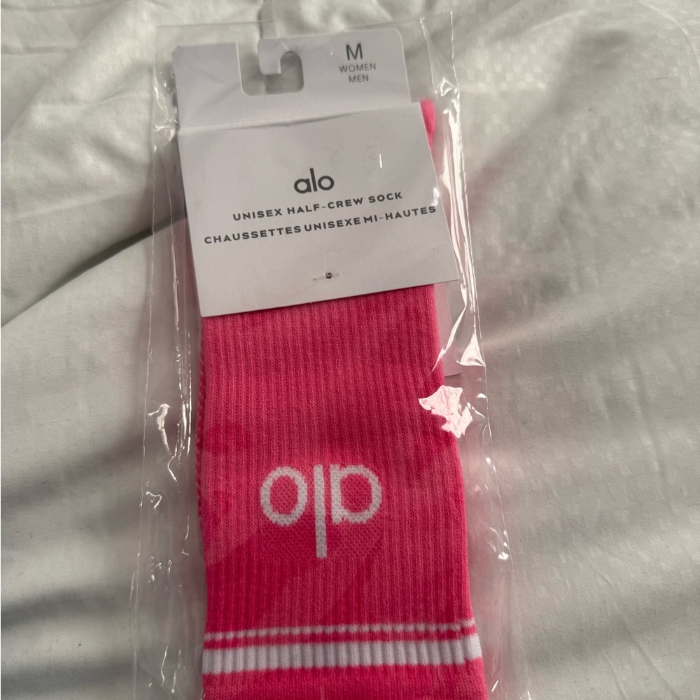 ALO Yoga Vibrant Pink Crew Socks